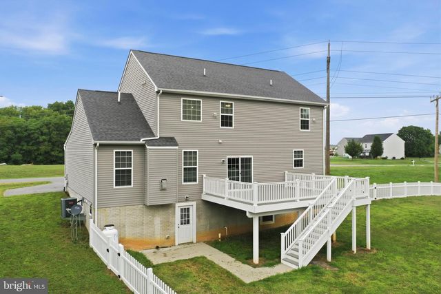 97 PORTSMOUTH CT, Falling Waters, WV 25419