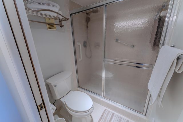 4725 Lucerne Lakes Boulevard E 203, Lake Worth, FL 33467