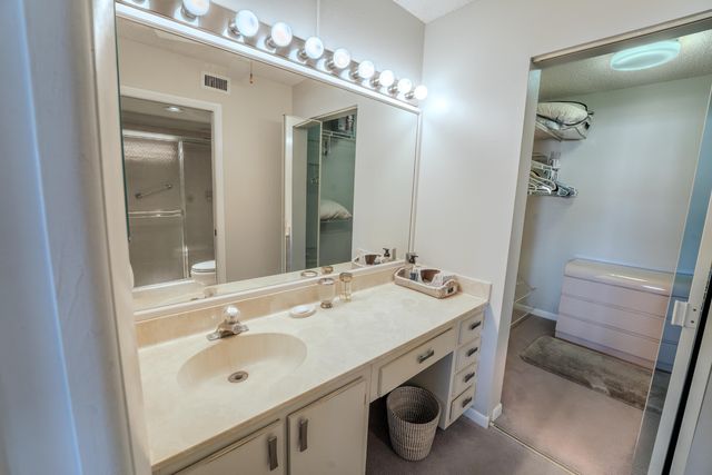 4725 Lucerne Lakes Boulevard E 203, Lake Worth, FL 33467