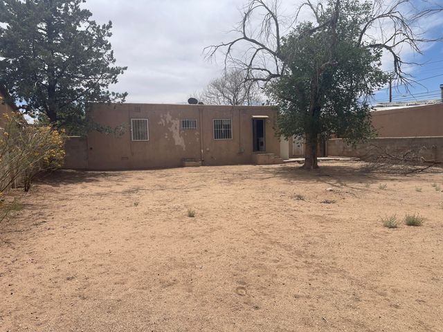 5405 Mountain Road NE, Albuquerque, NM 87110