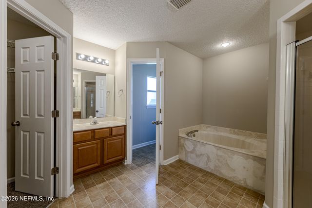 14065 EAGLE FEATHERS Drive, Jacksonville, FL 32226