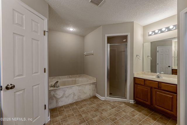 14065 EAGLE FEATHERS Drive, Jacksonville, FL 32226