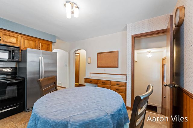 119 Vanderveen Avenue, Holland, MI 49424