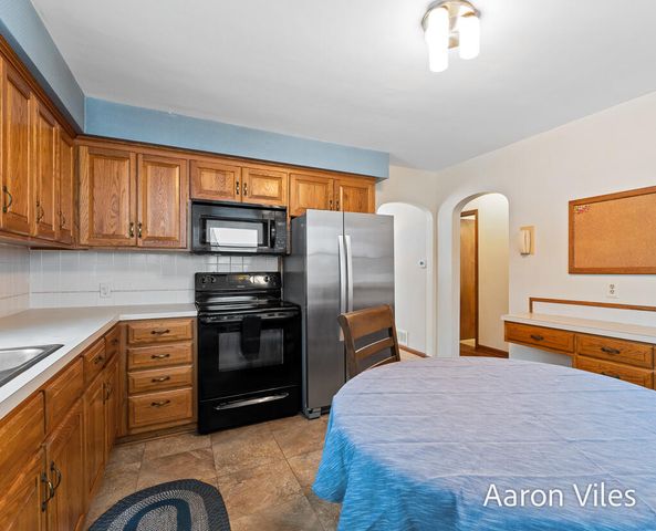 119 Vanderveen Avenue, Holland, MI 49424