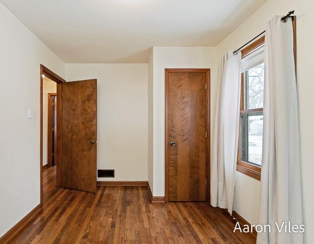 119 Vanderveen Avenue, Holland, MI 49424