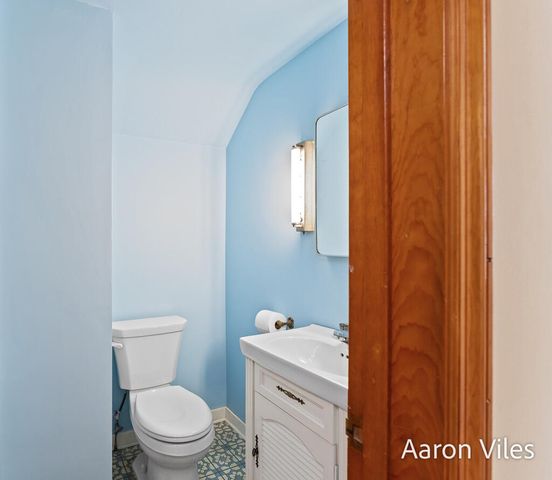 119 Vanderveen Avenue, Holland, MI 49424