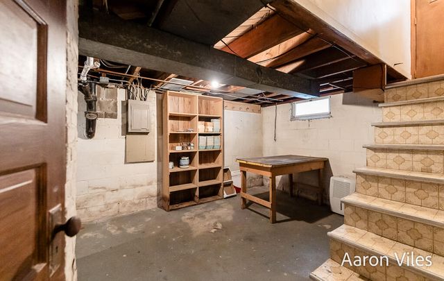 119 Vanderveen Avenue, Holland, MI 49424