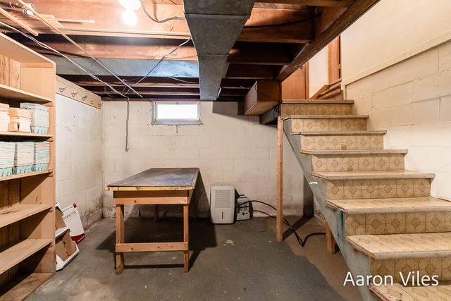 119 Vanderveen Avenue, Holland, MI 49424