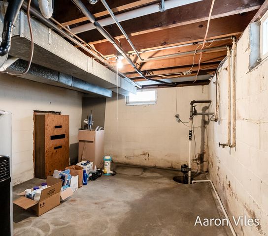 119 Vanderveen Avenue, Holland, MI 49424