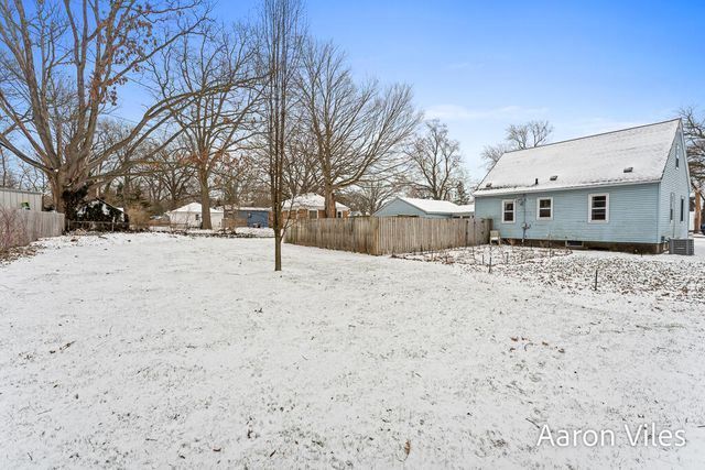 119 Vanderveen Avenue, Holland, MI 49424