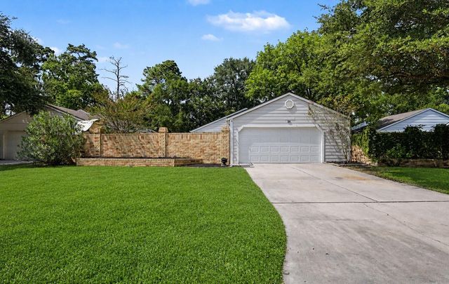 69 Wind Whisper Court, The Woodlands, TX 77380