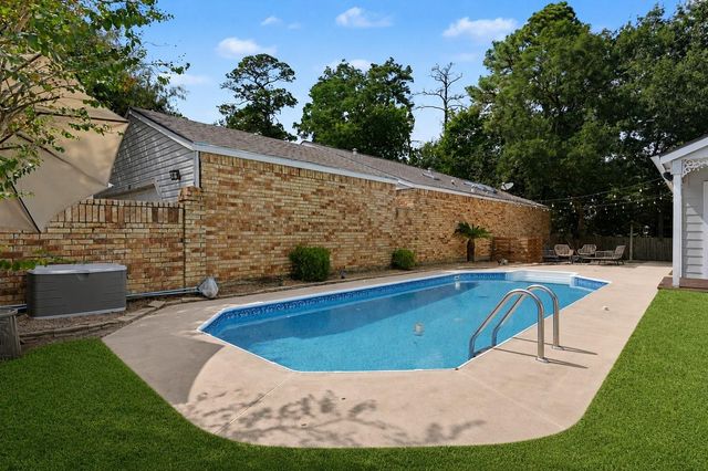 69 Wind Whisper Court, The Woodlands, TX 77380