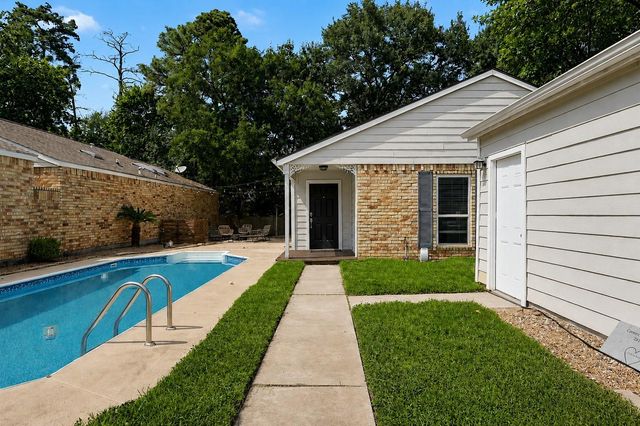 69 Wind Whisper Court, The Woodlands, TX 77380