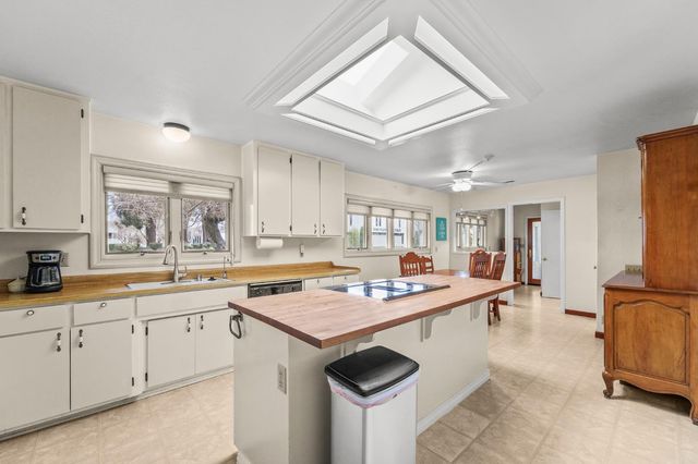 1344 Magnolia Ave, Modesto, CA 95350