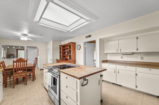 1344 Magnolia Ave, Modesto, CA 95350