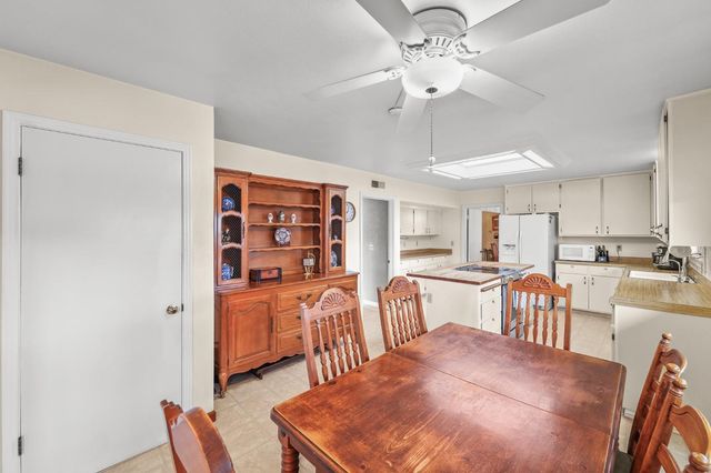 1344 Magnolia Ave, Modesto, CA 95350