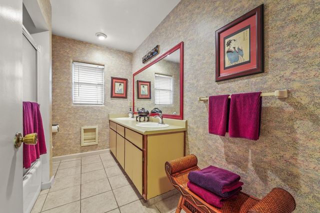 1344 Magnolia Ave, Modesto, CA 95350