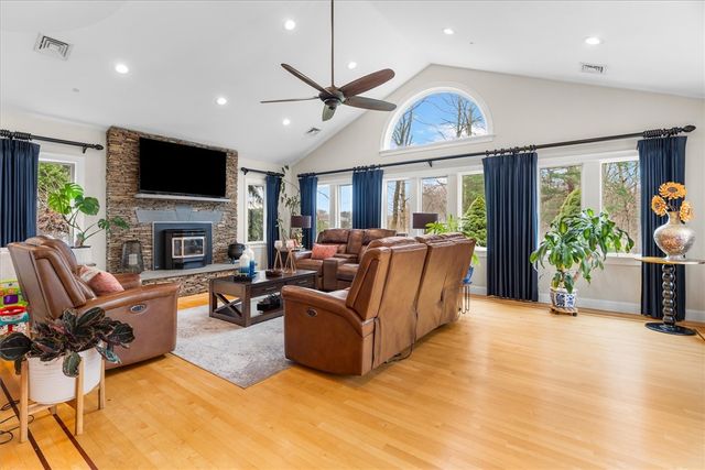 267 Chestnut Street, Seekonk, MA 02771