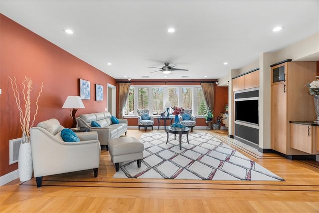 267 Chestnut Street, Seekonk, MA 02771
