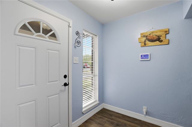 2528 Live Oak St, Ingleside, TX 78362