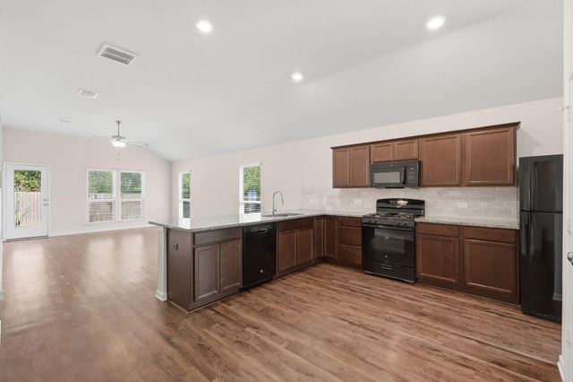 130 Emery Oak Way Way, Huntsville, TX 77320
