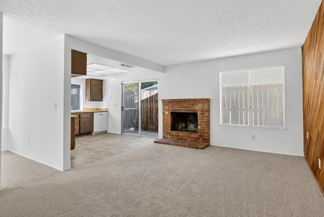 7633 Clement Cir, Sacramento, CA 95828