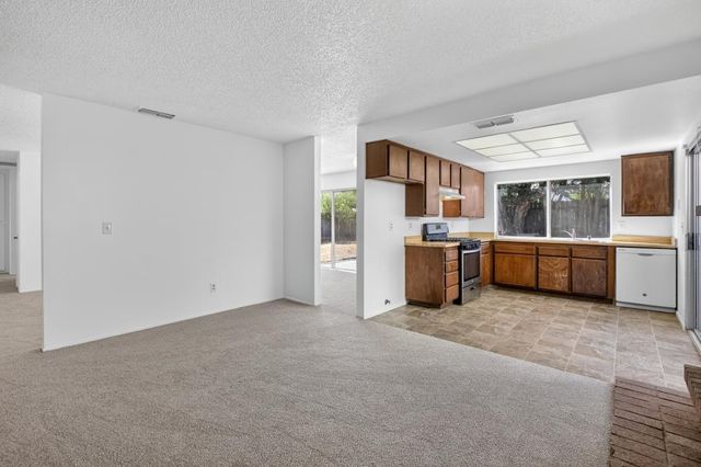 7633 Clement Cir, Sacramento, CA 95828