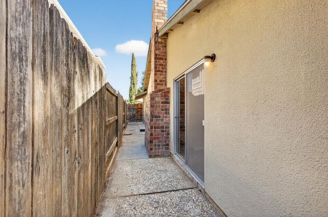 7633 Clement Cir, Sacramento, CA 95828
