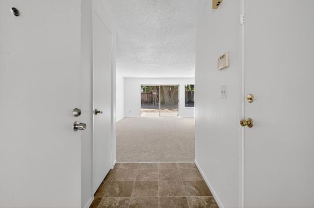 7633 Clement Cir, Sacramento, CA 95828