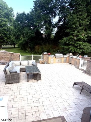 5 Masada St, Franklin Twp., NJ 08873