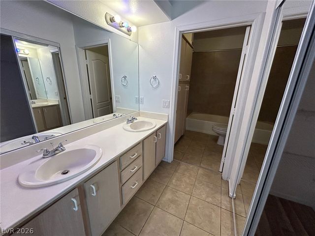 1900 North Torrey Pines Drive 217, Las Vegas, NV 89108