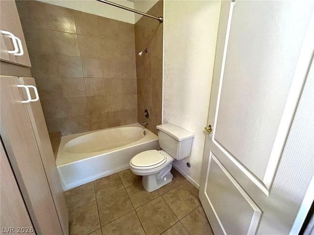 1900 North Torrey Pines Drive 217, Las Vegas, NV 89108