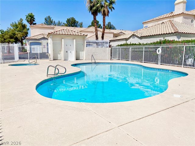 1900 North Torrey Pines Drive 217, Las Vegas, NV 89108