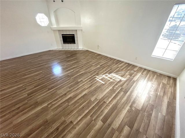 1900 North Torrey Pines Drive 217, Las Vegas, NV 89108