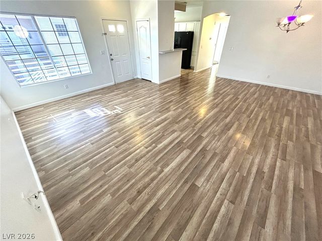 1900 North Torrey Pines Drive 217, Las Vegas, NV 89108