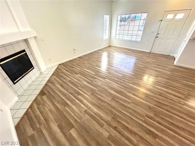 1900 North Torrey Pines Drive 217, Las Vegas, NV 89108