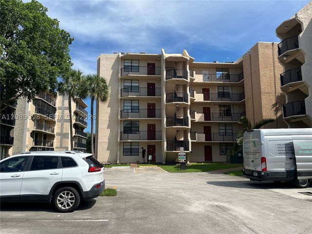 3550 Blue Lake Dr 401, Pompano Beach, FL 33064