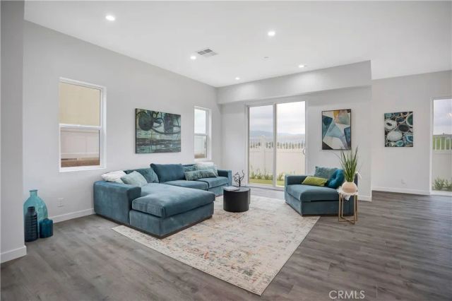 12511 Haleh Ln, Sylmar, CA 91342