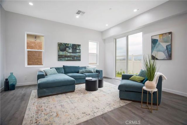 12511 Haleh Ln, Sylmar, CA 91342