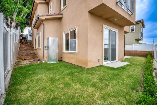 12511 Haleh Ln, Sylmar, CA 91342