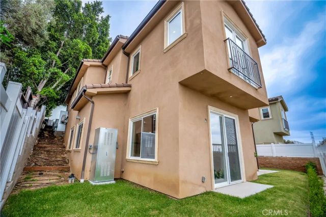 12511 Haleh Ln, Sylmar, CA 91342