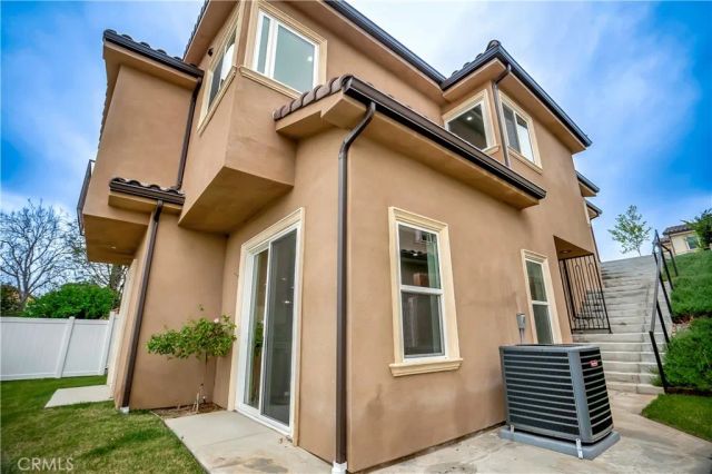 12511 Haleh Ln, Sylmar, CA 91342