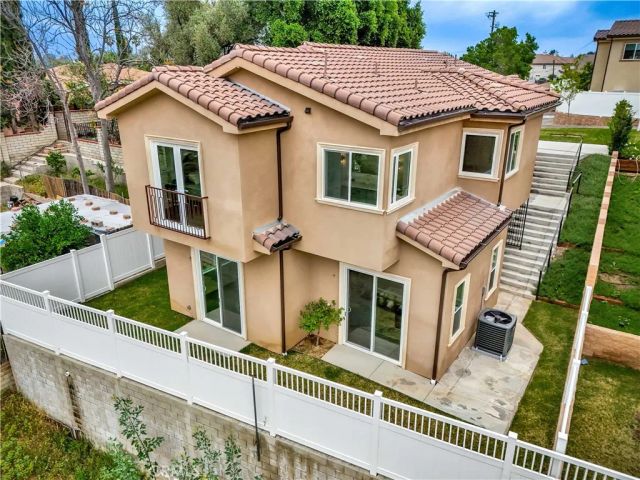 12511 Haleh Ln, Sylmar, CA 91342