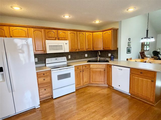 15674 Sheridan Avenue, Clive, IA 50325