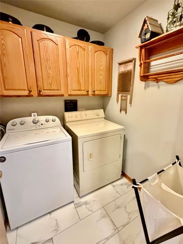 15674 Sheridan Avenue, Clive, IA 50325