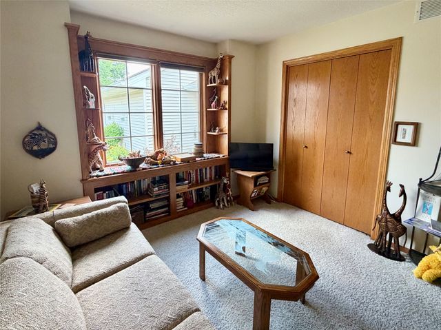 15674 Sheridan Avenue, Clive, IA 50325
