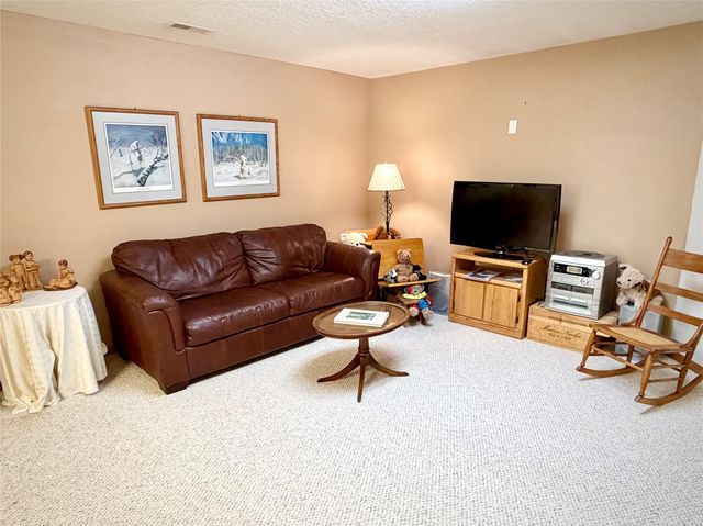 15674 Sheridan Avenue, Clive, IA 50325