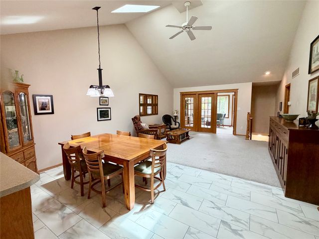 15674 Sheridan Avenue, Clive, IA 50325