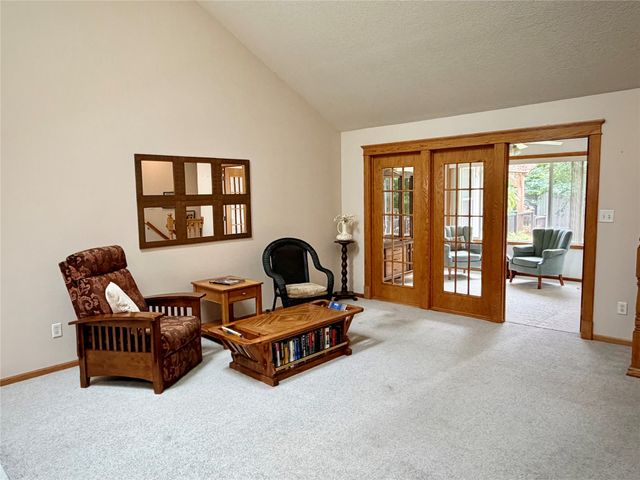 15674 Sheridan Avenue, Clive, IA 50325