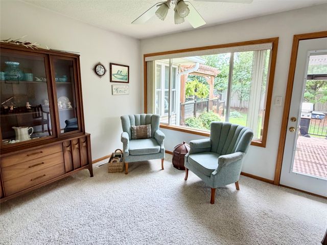 15674 Sheridan Avenue, Clive, IA 50325